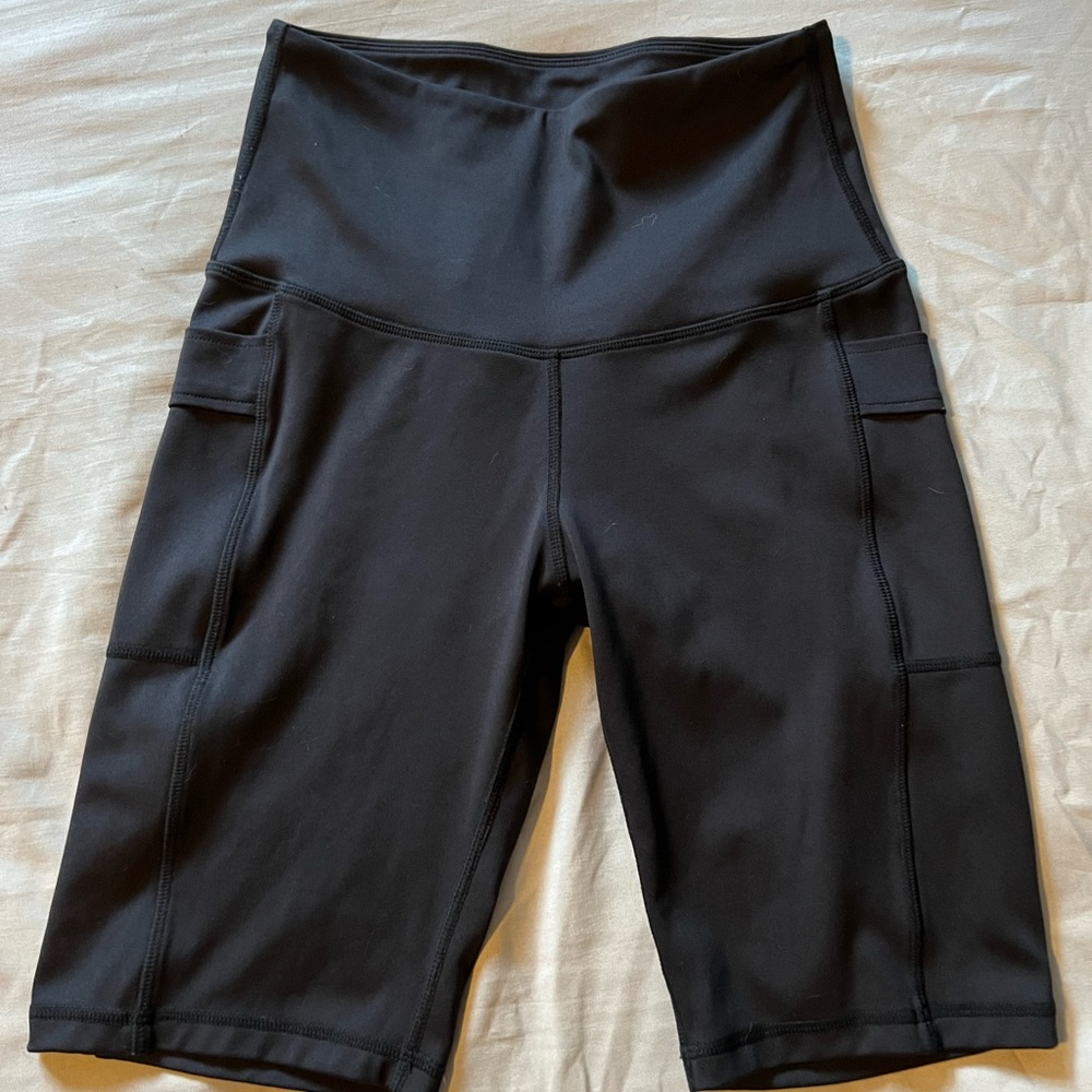 LegEnd black Biker shorts yoga workout capris shorts. Size S